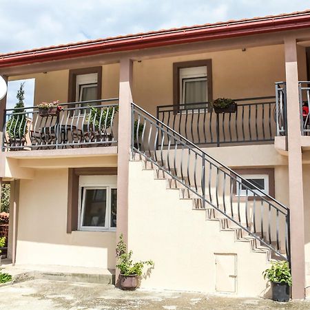 Apartman Kaca Cetinje Luaran gambar