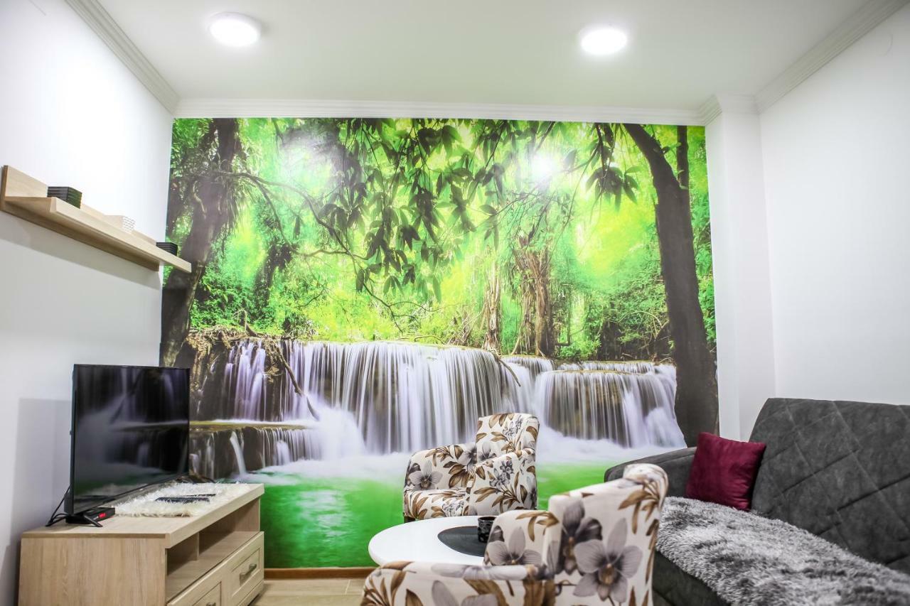 Apartman Kaca Cetinje Luaran gambar