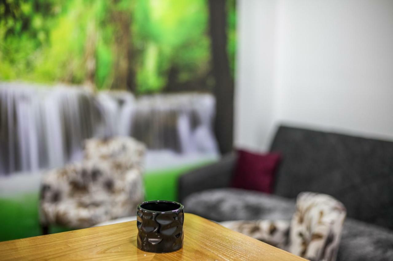 Apartman Kaca Cetinje Luaran gambar