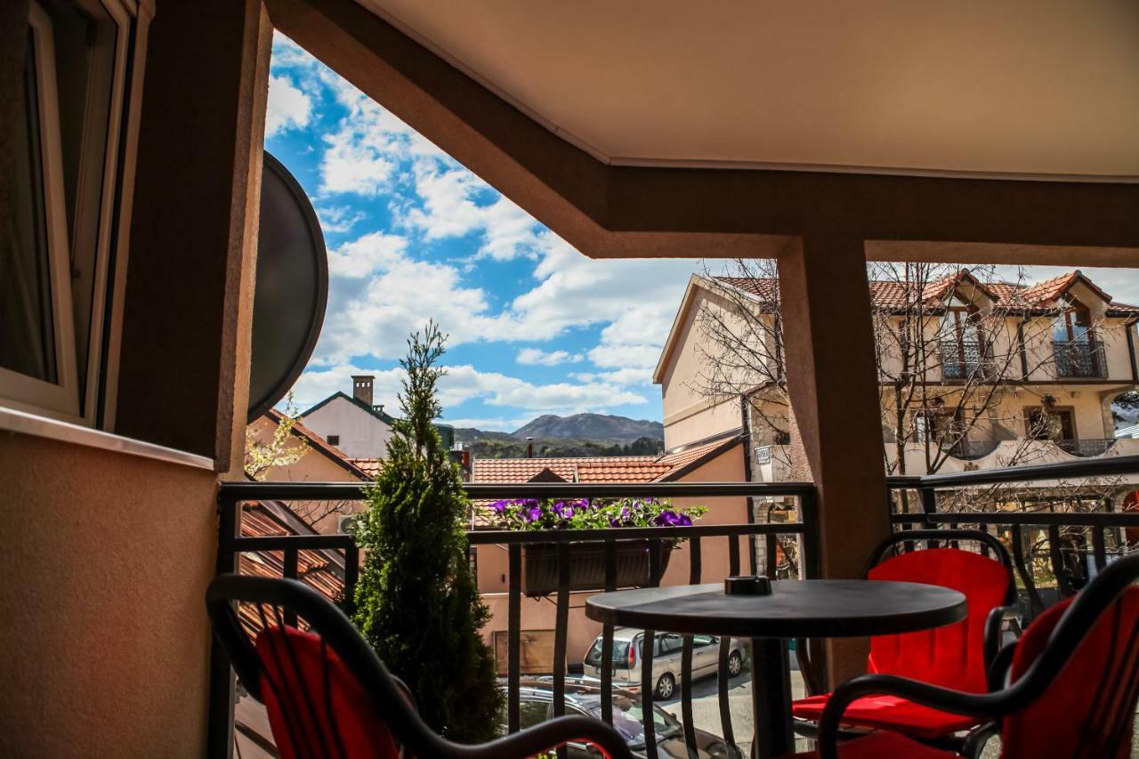 Apartman Kaca Cetinje Luaran gambar